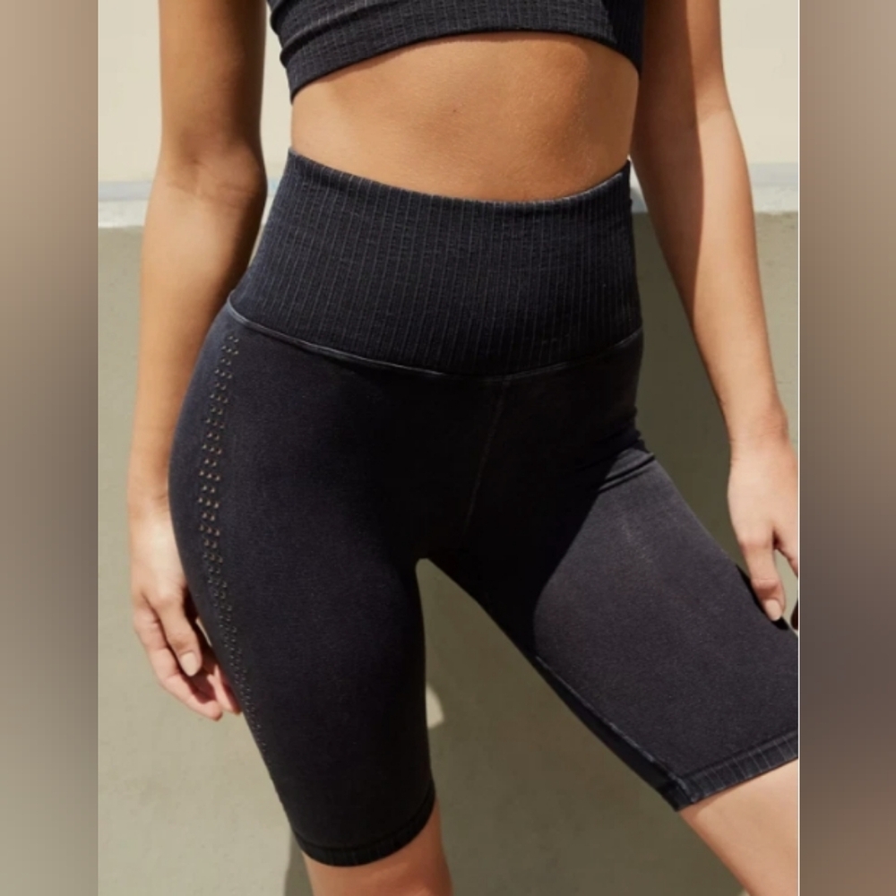 ✨️ Free People Movement Good Karma High-Waisted Black Women's Shorts